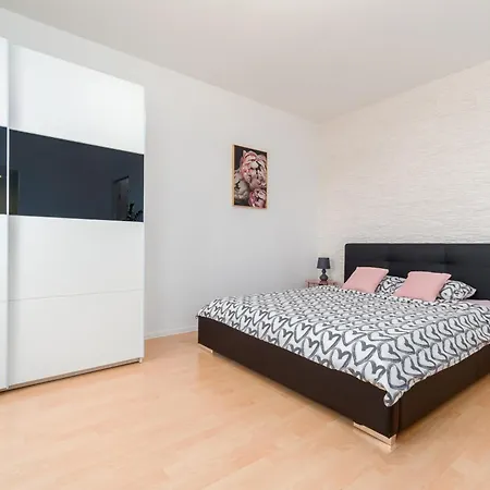 Apartment Millenium Self Check-in Faktura *