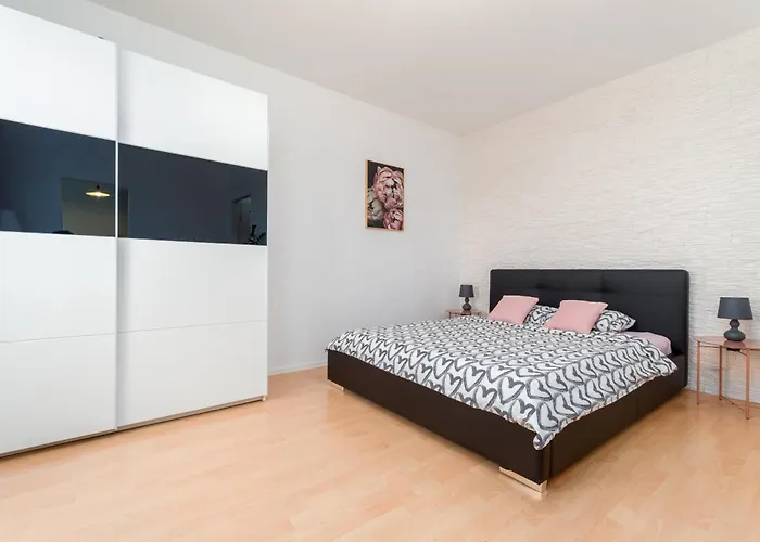 Apartment Millenium Self Check-in Faktura *